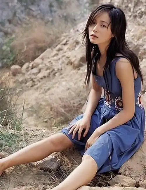 江一燕搂的不是吴镇宇,而是整个内娱的"丑陋",他们是啥关系?