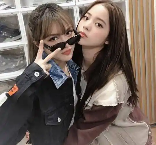 周扬青晒《合伙人2》收官照,欧阳娜娜被拍成1米5,范丞丞及时救场_陈伟