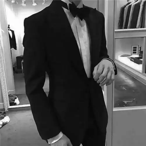 男人黑白头像男人味