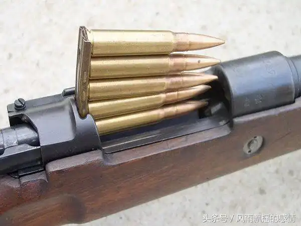 毛瑟k98无疑也比mp40冲锋枪要更容易制造,但1944年之后的毛瑟98k,因为