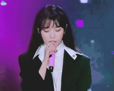 iu 李知恩 gif