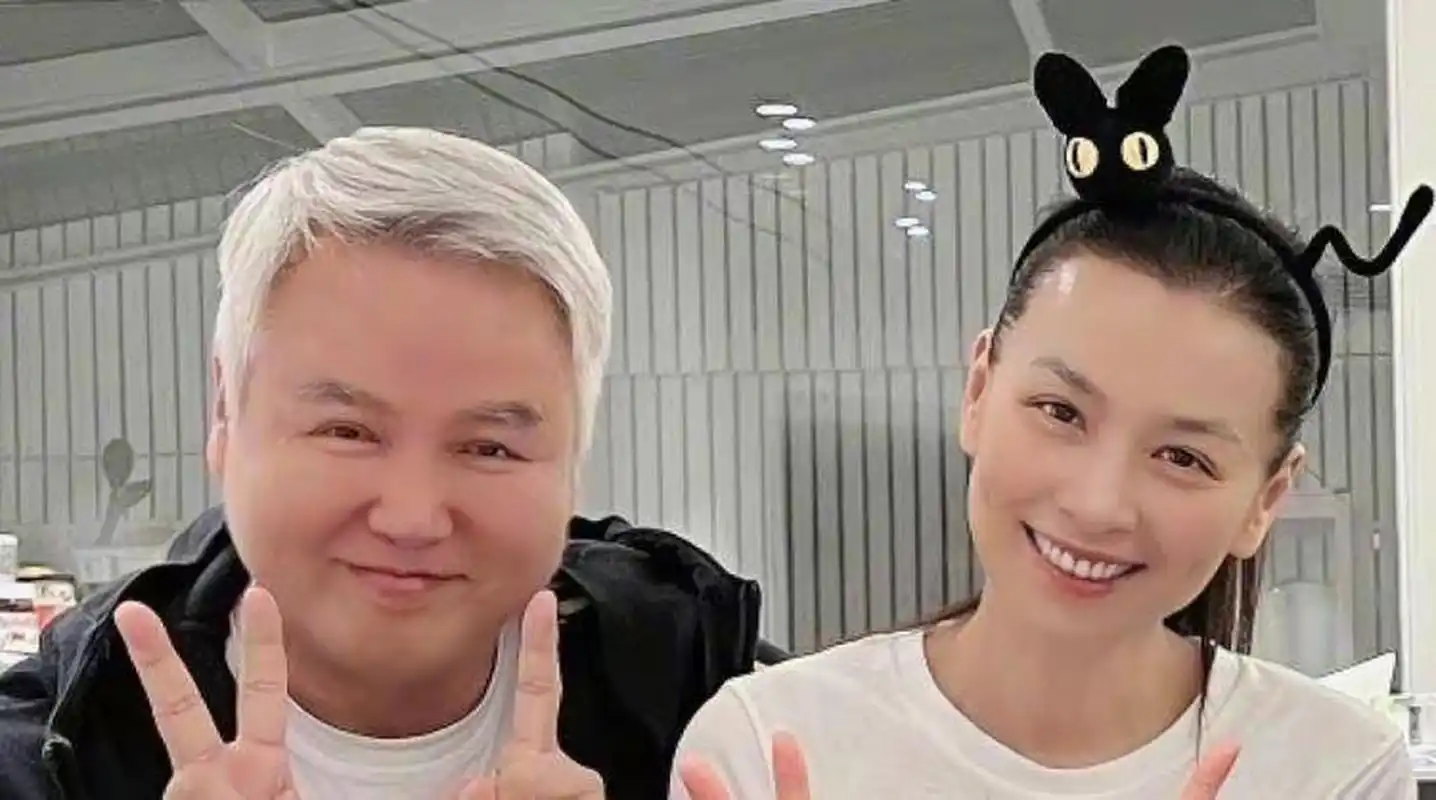 63岁林瑞阳罕见露面,外貌越来越怪异,白发白眉不留一丝胡须,久未现身