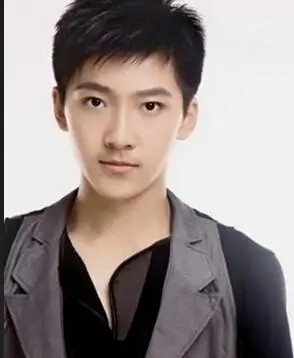 男生齐刘海短发碎发 更显青春可爱气质(2)