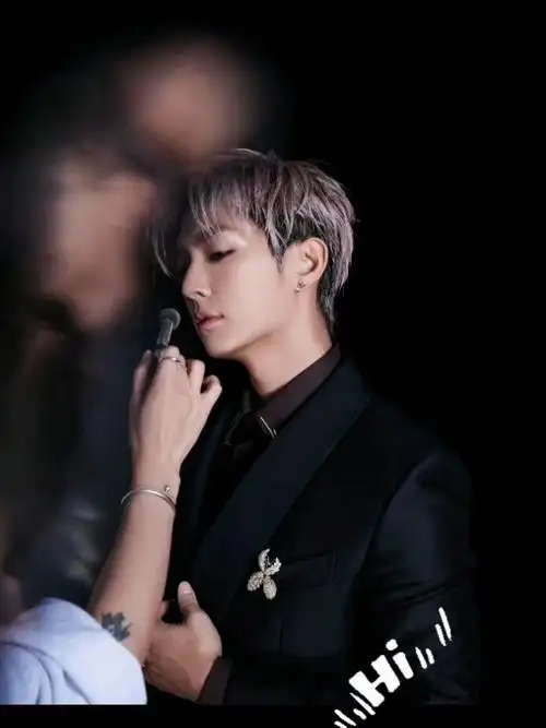 冬日炎亚纶侧颜杀