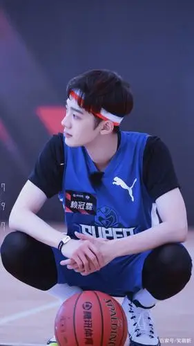 赖冠霖高清壁纸帅