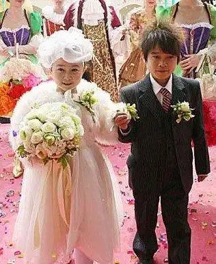 袖珍人朱洁结婚照片和个人资料和近况