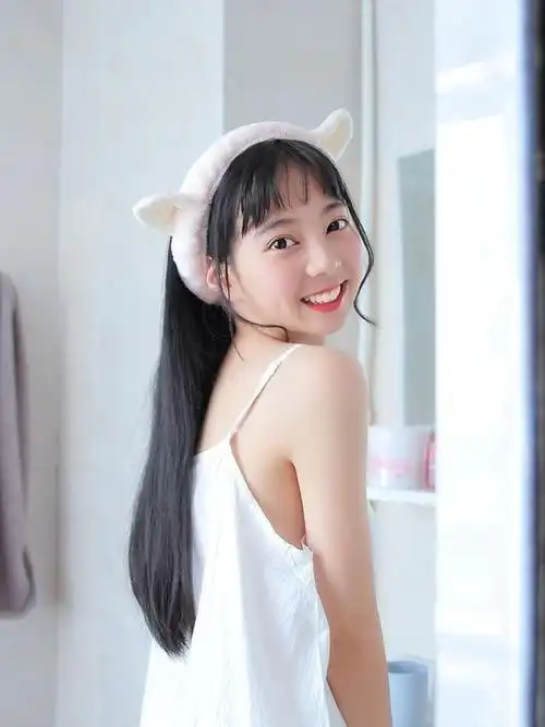 爱笑的酒窝美女