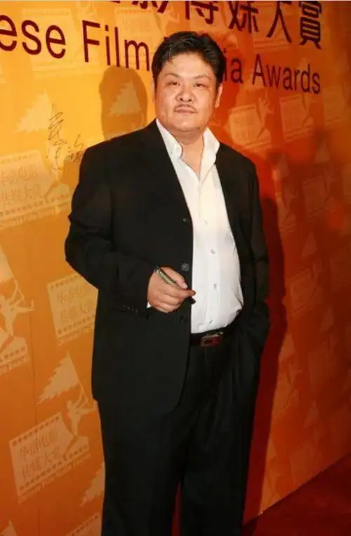 越来越凶的洪金宝,体重高达216斤!洪金宝身高官方给的是1.