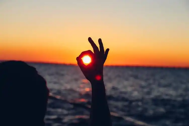 silhouette,person,okay,gesture,sunset,hand,sea