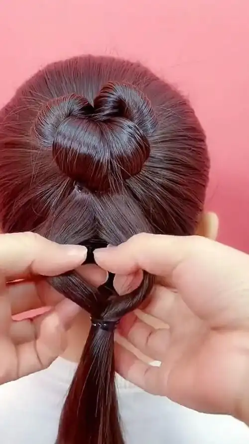 六一节上台演节目的小伙伴们,跳舞丸子头发型来喽!