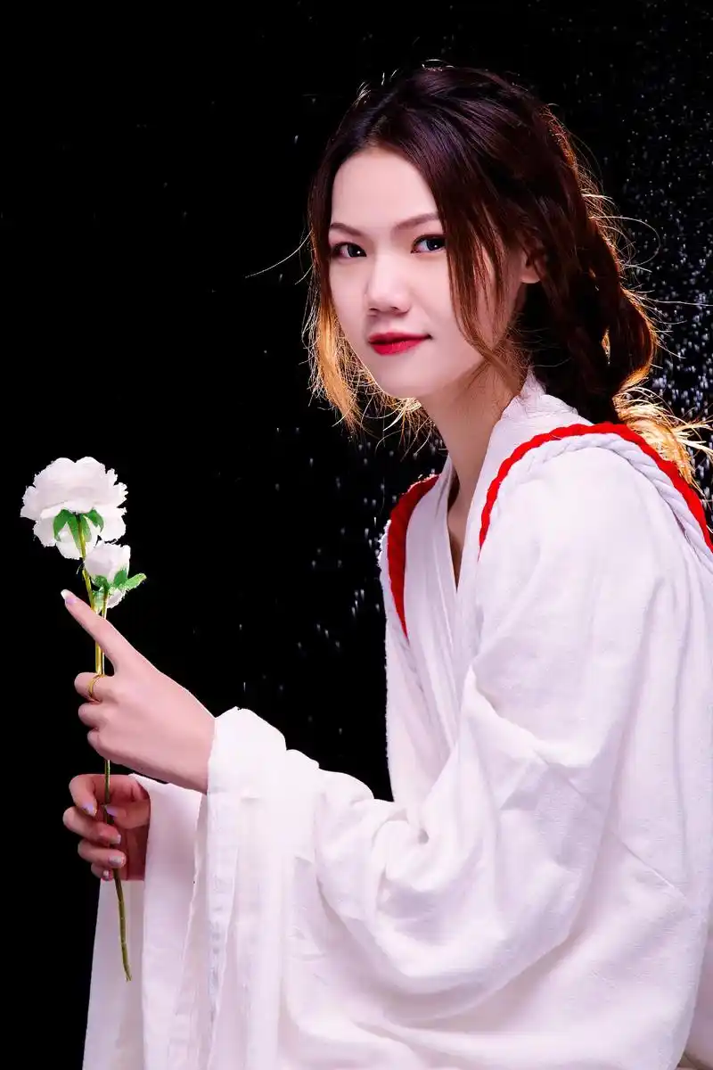 个人写真艺术照 #摄影约拍 #客片分享 劳动街喜影摄影工作 - 抖音