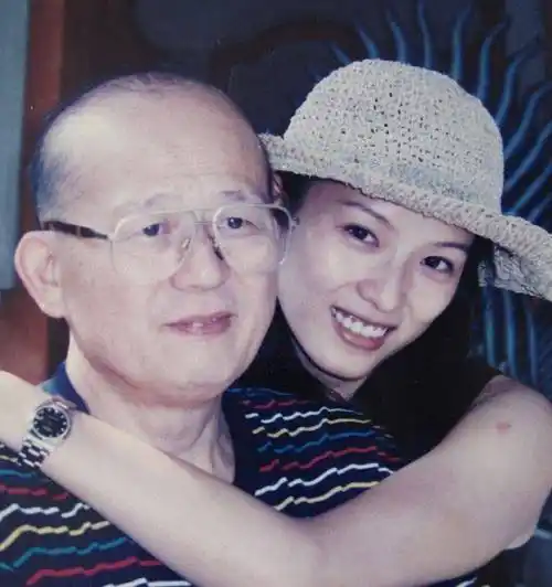 虽然爱疯爱闹,但叶全真的学习成绩却数一数二.