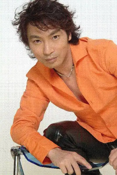 陈少华最新单曲《全世界最伤心的人》