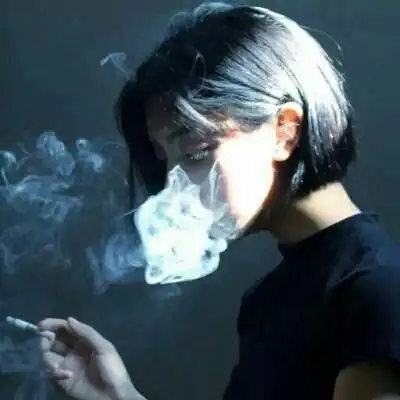 抽烟的女生头像霸气高冷清晰还有些伤感