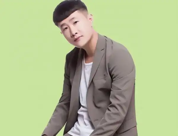 白小白歌手个人资料-网红白小白回应"跳槽"传闻,直言:没和官方签约,可