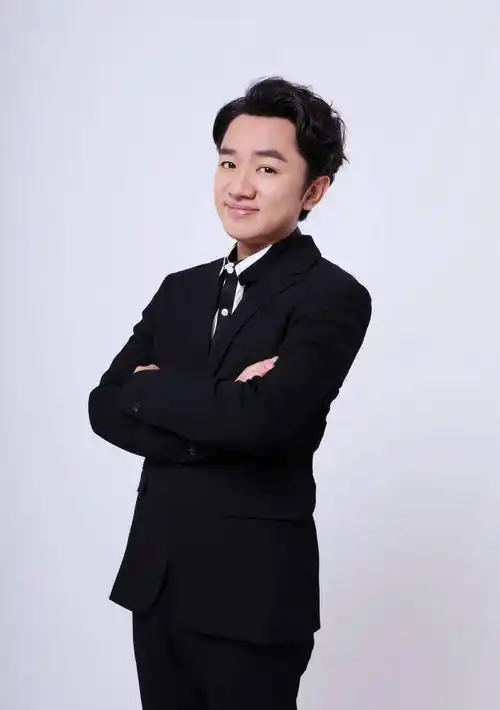 王祖蓝担任自治区政协委员,称要多介绍朋友来广西游玩,宣传广西_文化_