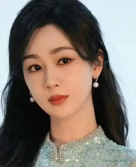 知名娱记曝杨紫恋爱!