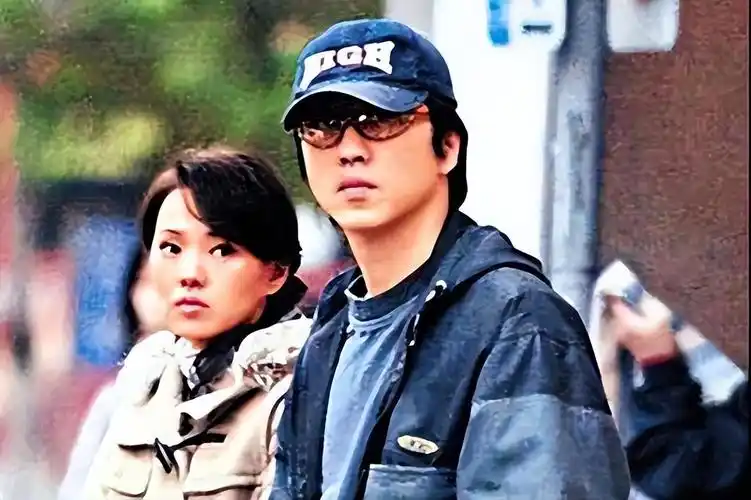 黄维德陷入牵手门事件