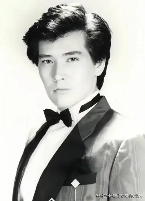 疑惑 费翔官方身高191,看图只比黄渤高一点?管虎难不成高两米?