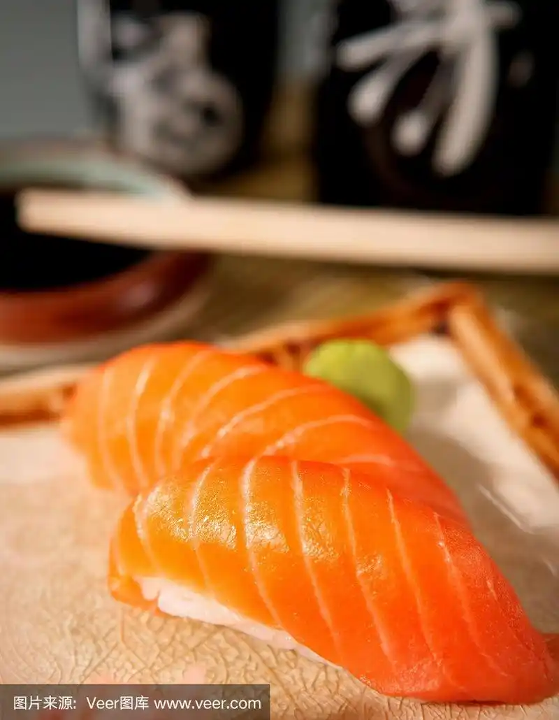 三文鱼手握寿司