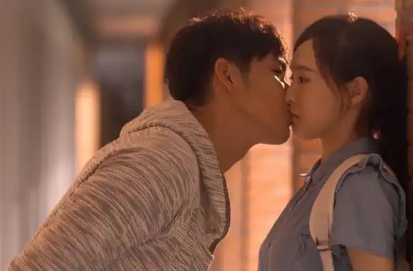 钟汉良的吻戏:吻唐嫣最羞涩,吻baby最唯美,第四张最脸红!