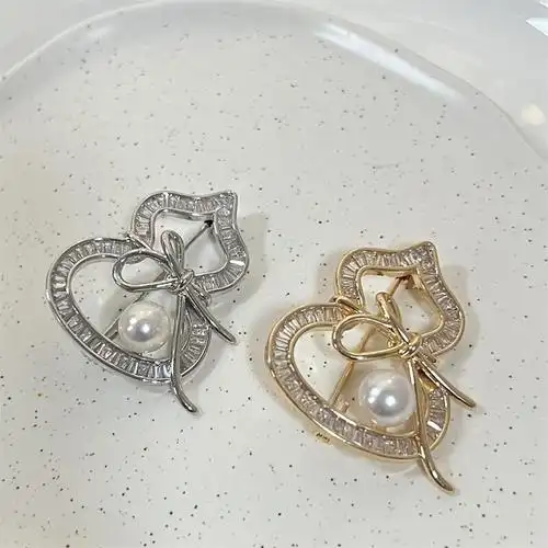 知珍饰品新款天然珍珠胸针小众设计百搭大气提升衣品福禄终身