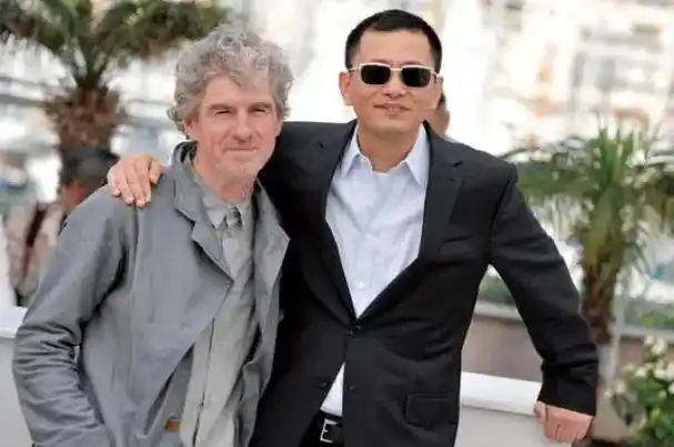 上海这家自行车行居然吸引了他几乎所有华语巨星都和他有关