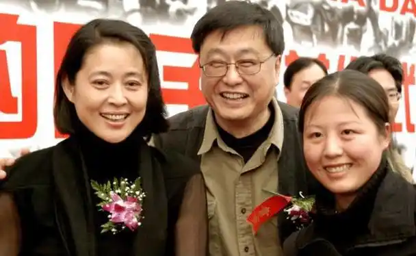 主持人倪萍:3次婚姻2次离,如果有来生我既不要爹娘,也不要孩子|郭达