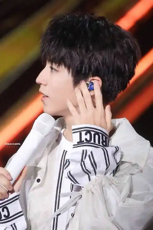 鼻子对颜值的影响#是不是只有我每次看到王俊凯的鼻梁就会有一种筛