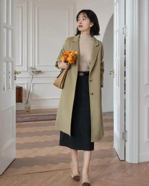 风衣与鞋子的搭配展示