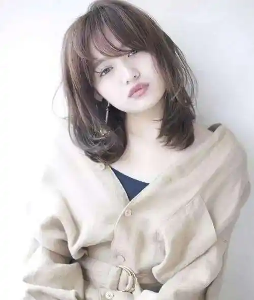 适合齐肩短发的发型,最流行齐肩短发女生发型图片-图1