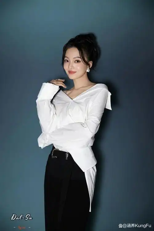 2023年6月18日,张韶涵在南京奥体中心体育馆举办了她的首次个人演唱会