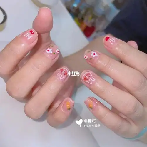 可可爱爱的小兔兔美甲小花花