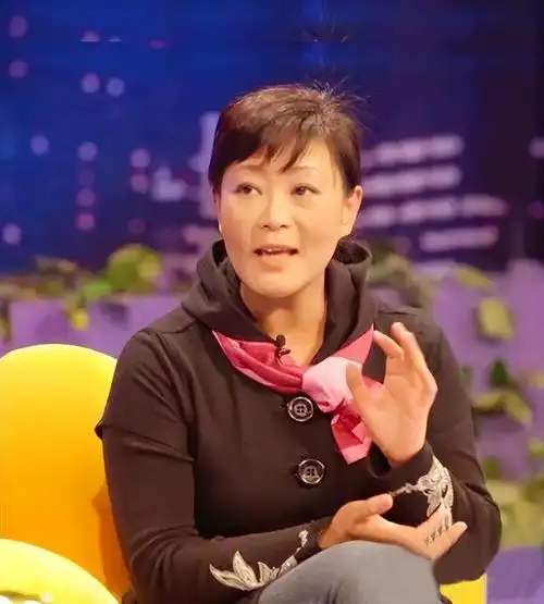 女人当自强!杨蕾被戴志诚抛弃后,哭过抑郁过,后来怎样了?