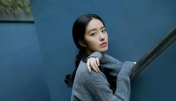 【03】娱乐圈新星杨采钰,她的身世可谓是个学霸传奇.