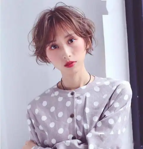 不卷你就落伍了50款短卷发造型