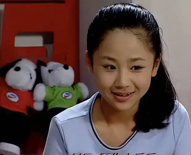 不过第3部和第4部因为小雪扮演者由杨紫换成了宁丹琳,开始有不少人