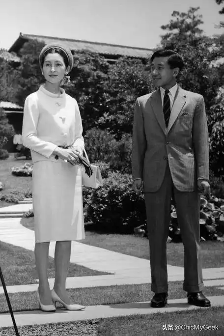 89岁日本美智子皇后拒绝与明仁天皇合葬!平民嫁王室生活悲惨