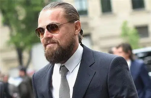 小李子近照曝光变200斤胖子帅气颜值已不再女友却依旧火辣