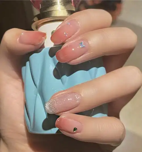 粉粉嫩嫩渐变色美甲