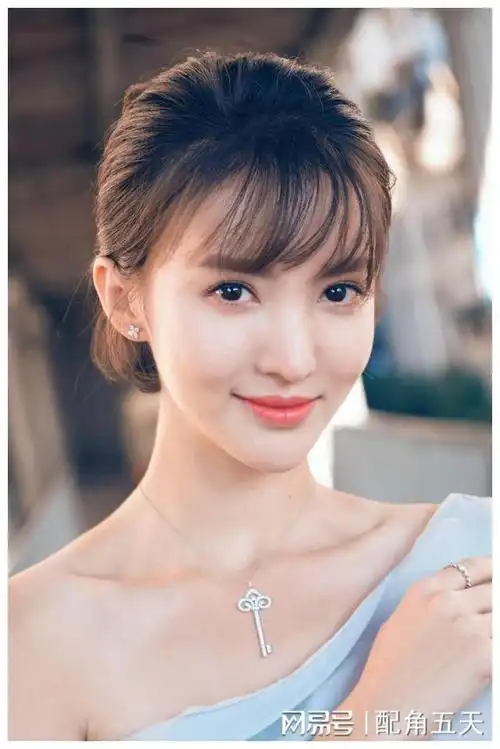 海后金晨感情经历之丰富撩汉技能不亚于萧亚轩