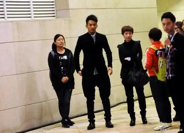 钟汉良离婚再度成为焦点一段感情的分岔路