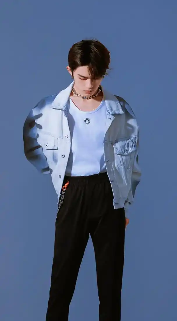 明星系列壁纸～易烊千玺