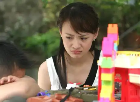 央视狠批郑爽代孕弃养事件:践踏底线,法律难容,道德难容