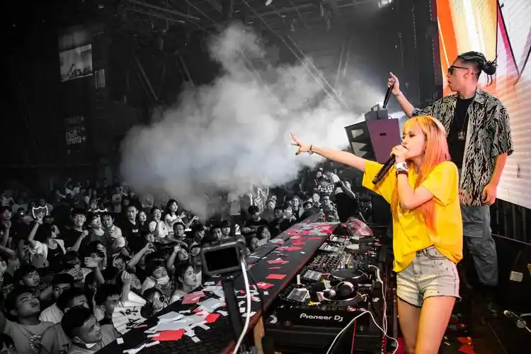 djsally 梦想女孩 dj莎丽 第13期夜店现场照片收集 昆山arena酒吧