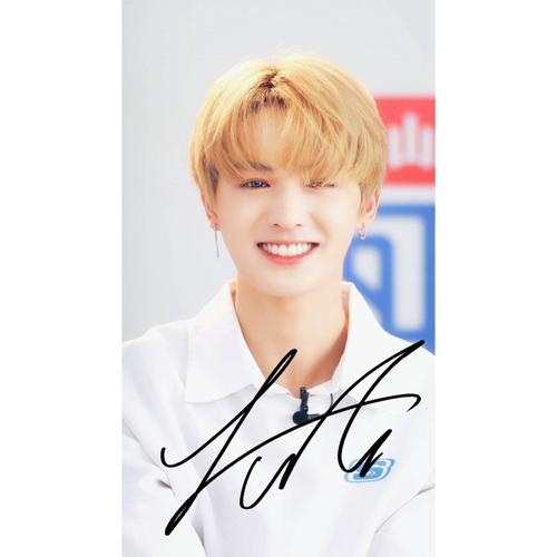 6寸   朱正廷    亲笔签名照片新款热门宣传照签名照 26号