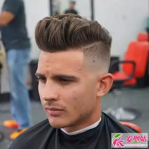 欧美男士发型两边铲大全最酷的两边铲掉的中间留长发型