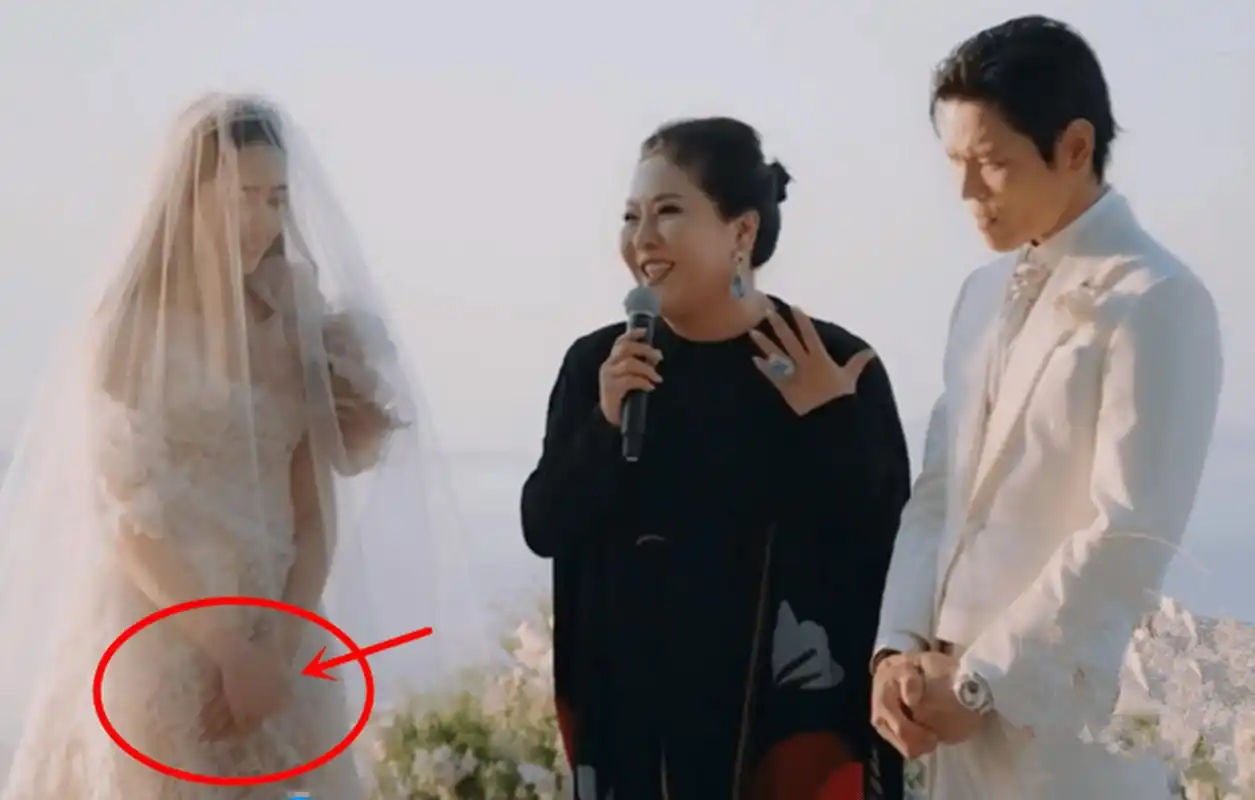 从恋爱到结婚生子,小两口便没少上热搜,有了热度之后,向太便想让向佐