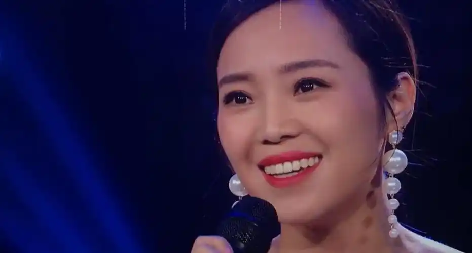 实力派歌手云朵:与刀郎师徒情深,连登4次春晚不温不火