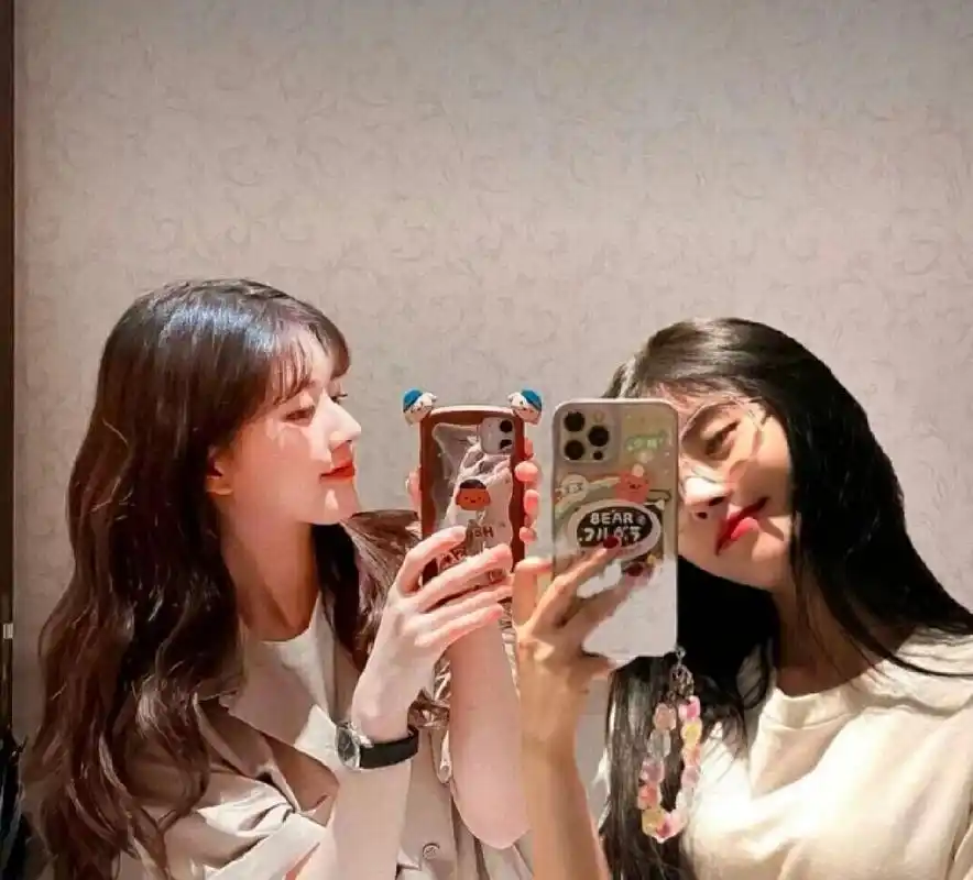 你们要的鞠婧祎和赵露思合照来啦!